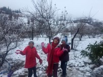 Kar Yağışına En Çok Çocuklar Sevindi Haberi
