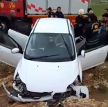 ZEYTINLI - Mardin'de Otomobil Şarampole Yuvarlandı Açıklaması 3 Yaralı
