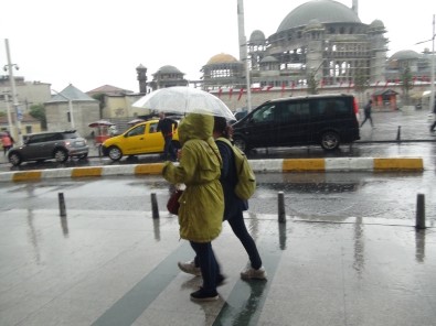 Meteorolojiden İstanbullulara Sağanak Yağış Uyarısı