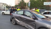 Bahçelievler'de İki Otomobil Çarpıştı Açıklaması 5 Yaralı