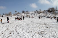 YAĞAN - Belediye Yaptı, Çocuklar Kaydı