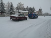 TAŞIMALI EĞİTİM - Bolvadin'de Kar Ve Tipi Nedeniyle Kapanan Köy Yolları Açıldı