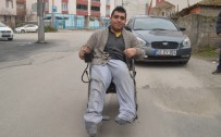 AKÜLÜ SANDALYE - Çalınan Akülü Engelli Aracı Bulundu