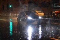 Gece Saatlerinde Başlayan Yağmur İstanbul'da Etkili Oldu