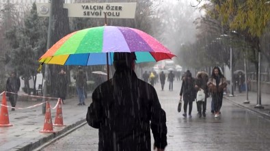 Kırıkkale, Çankırı Ve Çorum'da Kar Yağışı Başladı
