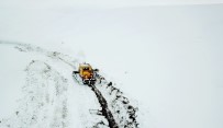 HEKİMHAN - Malatya'da Kardan Kapanan Yollar Açılıyor