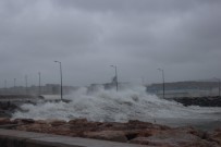 İSTANBUL DENIZ OTOBÜSLERI - Bandırma'da Şiddetli Fırtına