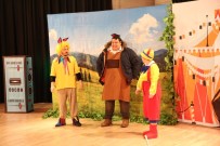 ÇOCUK TİYATROSU - Darıca'da Çocuklar İngilizce Tiyatro İzledi