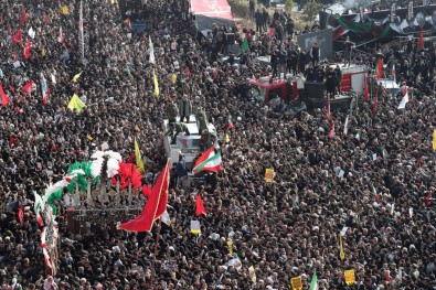 İran'da General Süleymani'nin Cenaze Töreni Ertelendi