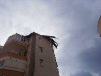 ŞİDDETLİ RÜZGAR - Kayseri'de Şiddetli Rüzgar Çatıları Uçurdu