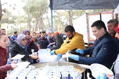 Köy Pazarı'na Ziyaretçi Akını