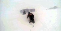 ARAZİ ARACI - Niğde'de Kar Nedeniyle Mahsur Kalan İşçi Kurtarıldı