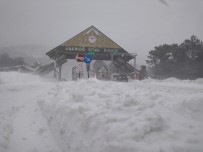 KIŞ LASTİĞİ - Uludağ'da Kar 1 Metreye Ulaştı
