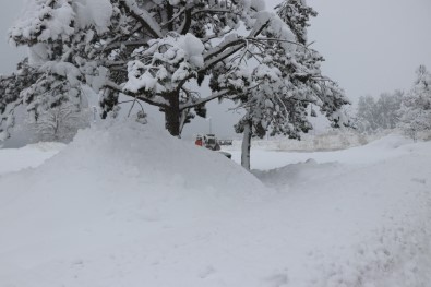 Abant'ta Kar Kalınlığı 1 Metreyi Buldu