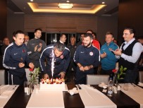 SERDAR ÖZKAN - Antalyaspor'da Kaleci Ferhat'a Sürpriz Doğum Günü