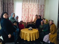 KÜTÜPHANE - Asırlık Kitap Kurduna Sürpriz Doğum Günü