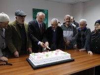 FARUK ÖZLÜ - Başkan Özlü Huzurevi Sakinleri Doğum Günü Kutladı