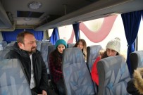 SEVINDIK - Çiğli Belediyesi Soğuklarda Üniversite Öğrencilerini Unutmadı