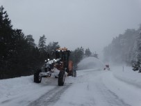 KAR KALINLIĞI - Domaniç'te Kar 1 Metre 30 Santimetreye Ulaştı