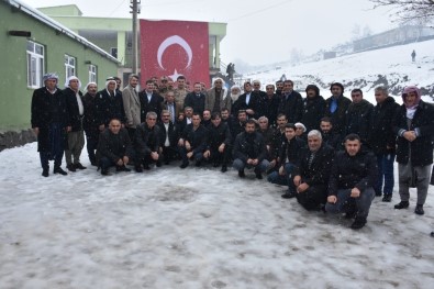 Karacadağ Zirvesinde Kar Altında Muhtarlarla Buluşma