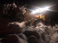 YAĞAN - Karda Mahsur Kalan Ailenin İmdadına Büyükşehir Belediyesi Yetişti