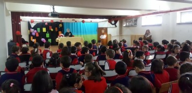 Mehmet Akif Ersoy'un Torunu Selma Argon Erzincan'da Öğrencilerle Bir Araya Geldi