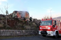 GÜVENLİK ÖNLEMİ - Müstakil Evde Çıkan Yangını İtfaiye Söndürdü