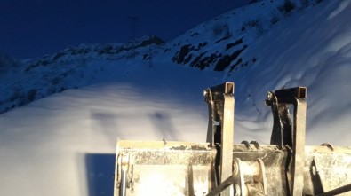 Şırnak'ta Karla Mücadele Sürüyor