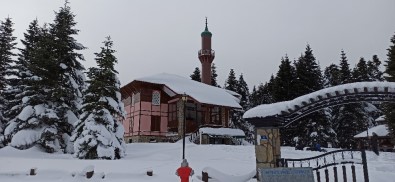 Uludağ'da Kar Kalınlığı 145 Santimetreyi Geçti