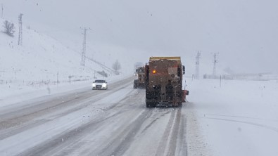 Erzincan'da 14 Köy Yolu Ulaşıma Kapandı