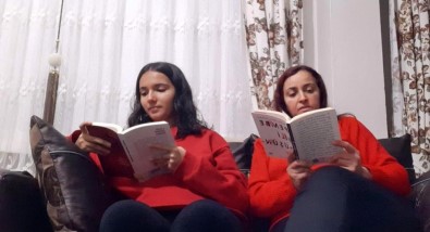 Erzincan'da Öğrenci Ve Veliler Televizyonları Kapatıp Kitap Okuyor