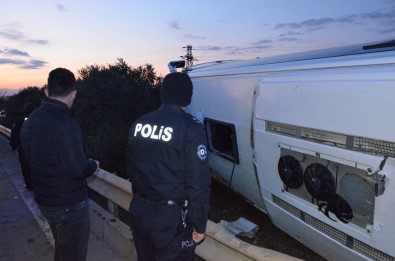 İşçileri Taşıyan Midibüs Devrildi Açıklaması 30 Yaralı