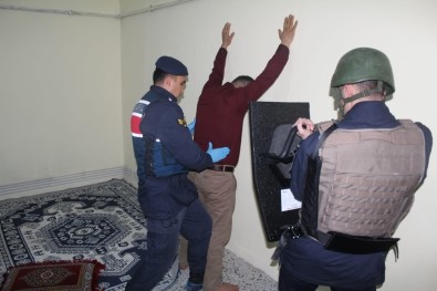 Kayseri'de El-Nusra Terör Örgütü Üyesi 3 Kişi Yakalandı