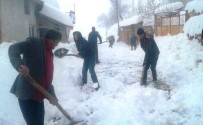 KAR KALINLIĞI - Köylülerin İmece Usulü Karla Mücadelesi