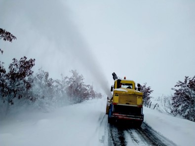 Malatya'da 15 Mahalle Yolu Kardan Dolayı Ulaşıma Kapalı