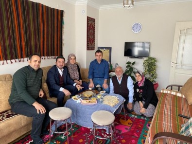Nevşehir Belediye Başkanı Arı'dan Niğde'ye Tatlı Ziyareti