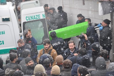 Yüksekova'da Kaybolan Şahsın Cesedi Torbaya Konulmuş Halde Bulundu