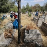 Ergani'de Mezarlıklar Temizlendi Haberi