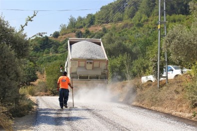 Mersin'de Mahalle Grup Yolları Asfaltlanıyor