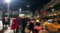 Taksim'de Motosikletli Bir Grup Azerbaycan'a Destek İçin Toplandı