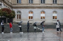 Fransa'da Günlük Vaka Sayısı Rekor Tazeledi