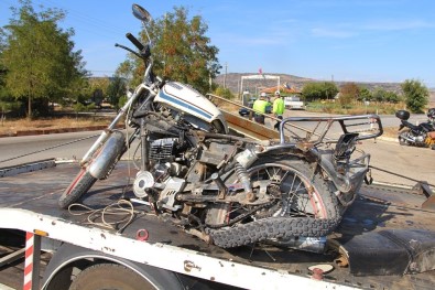 Sepetli Motosiklet İle Otomobil Çarpıştı Açıklaması 1 Ölü