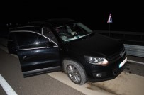Lüks Otomobil Bariyerlere Çarptı Açıklaması 2 Yaralı