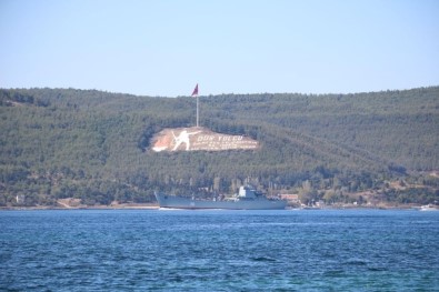 Rus Savaş Gemisi 'Saratov' Çanakkale Boğazı'ndan Geçti