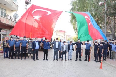Tufanbeyli'ye Dev Türk Ve Azerbaycan Bayrakları Asıldı