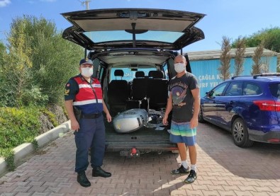 İzmir'de Tekne Motoru Çalan 5 Şüpheli Yakalandı