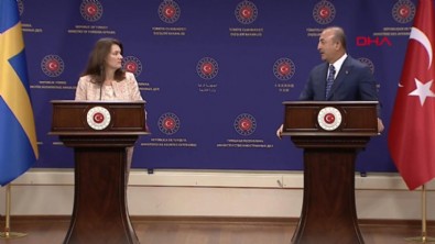 Çavuşoğlu İsveçli mevkidaşıyla soruları yanıtladı