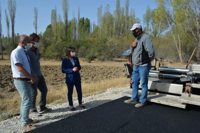 Köy Yollarına Sıcak Asfalt