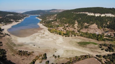 Kurak Geçen Mevsim Kastamonu Baraj Ve Göllerde Su Bırakmadı
