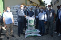 Niksar'da 350 Çiftçiye Sertifikalı Tohum Dağıtıldı Haberi